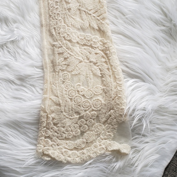 NWOT Sheer embroidered top - Picture 3 of 7